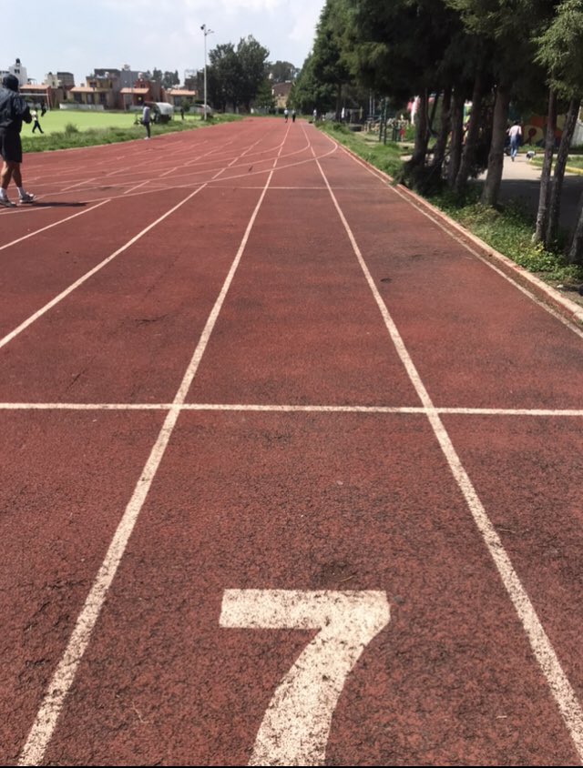 JAVSODA7's tweet image. DEL CARRIL 7 TERMINE EN CARRIL 4 😬😬
HASTA QUE ALGUEN GRITO :
🗣.. #SISMO !!!
#ElPrimeroDelAño 
#RunnerMen 🏃🏻‍♂️🏃🏻‍♂️