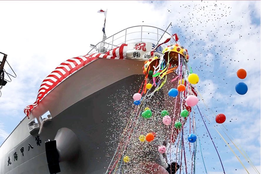 江口海運有限会社
一年で、クレーンも乗れるようになっています。食事は各自なので、苦手なメニューは、食べなくてもよいです。令和5年に進水したばかりで、設備等が新しいです。各個室には、Wi-Fiがついていますので、休憩時間に、オンラインゲームもできるようです。bridge-mile.com/20240420
