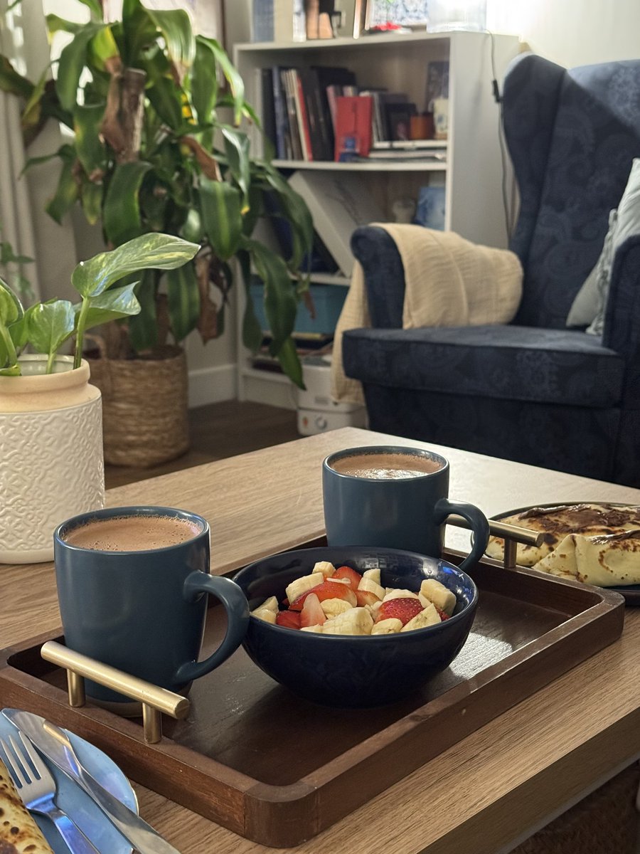 في أربع صور وضحوا لي كيف بديتوا السنة✨ 
وأنا حبدأ؛