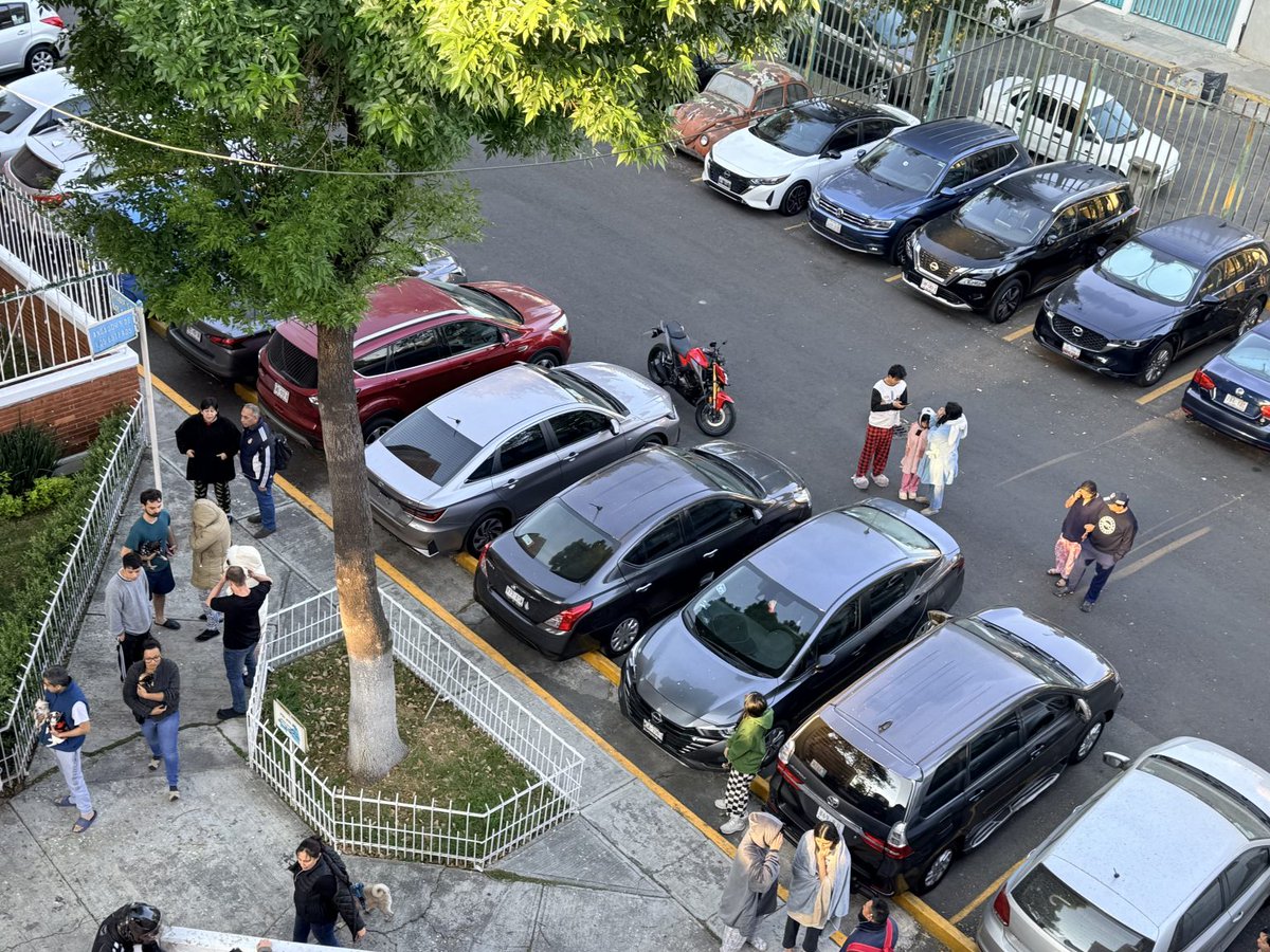 Sismo de magnitud 6.5 con epicentro en Guerrero sacude a la Ciudad de México
elpoder.tv/sismo-de-magni…
#Sismo #CDMX #Guerrero <a href="/SSNMexico/">Sismológico Nacional</a>