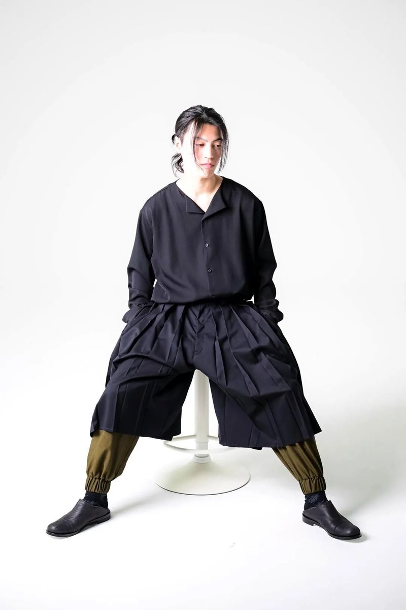 BISHOOL] Wool Gabardine Wide Pleats 袴 Half Pants 前後に施した太幅