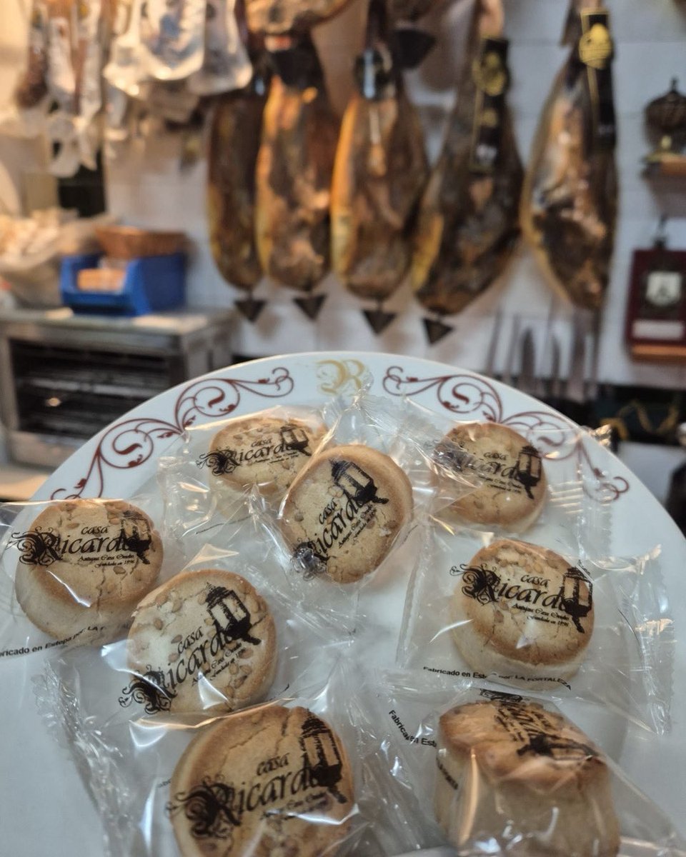 Nuestros clientes se endulzan su paso por nuestra casa un poco más gracias a los amigos de <a href="/LaFortaleza__/">La Fortaleza Estepa</a>