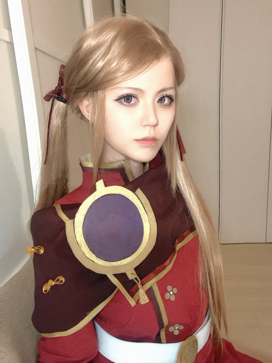#FE3H Edelgard cosplay
the imperial princess of Adrestian✨