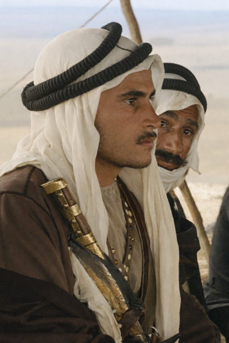 binAluzza's tweet image. رجل بدوي من أُسرة الشُيوخ ابن عطية التياها
بادية فلسطين النقب ثلاثينيات القرن الماضي.

عربان بني عطية التي استولت على جنوب فلسطين منذ القرن السابع عشر تعرف بالدفتر العثماني بعربان غزة