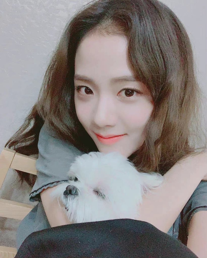 dalgomforyou's tweet photo. Happy 31st birthday to Dalgomie's Mommy 🤍 dalgom love you so much Jisoo, wishing you a very happy healthy birthday this year. And always with Dalgom 😏

HAPPY BIRTHDAY JISOO
#OurBestGiftJISOODay
#언제나_사랑을_주는_지수야_생일축하해 https://t.co/ZQdLsjhqiH