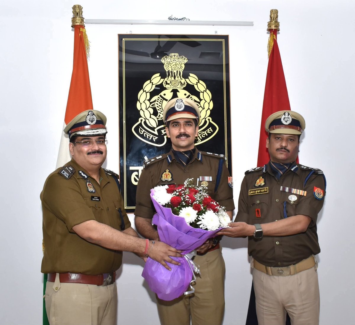 RajKumarraj35's tweet photo. पुलिस अधीक्षक पीलीभीत श्री अभिषेक यादव जी को  पुलिस उप महानिरीक्षक (DIG) पद पर मिली पदोन्नति। के लिए बहुत बहुत बधाई एवं हार्दिक शुभकामनाएं 💐💐

@highlight  पीलीभीत पुलिस #पीलीभीत #pilibhit #ipsofficer #UPPolice #police https://t.co/QKV1HQBTUh