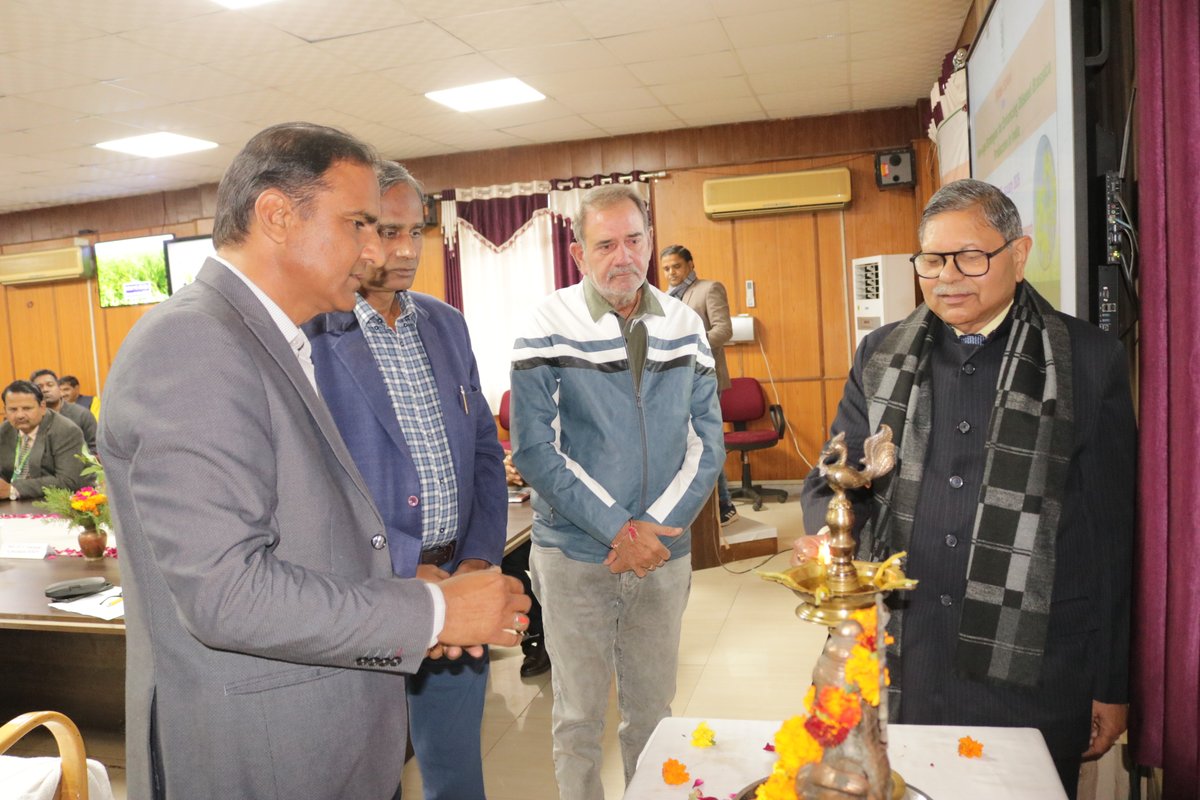 icardrmr's tweet image. ICAR–IIRMR, Bharatpur commenced a 21-day Winter School on “New-age Strategies for Enhancing Oilseed-Brassica Production in India” (Jan 2–22, 2026).Today, the inaugural function was graced by Padma Shri Dr. Arvind Kumar, founder VC, RLBCAU and former DDG (Edu), ICAR as Chief Guest