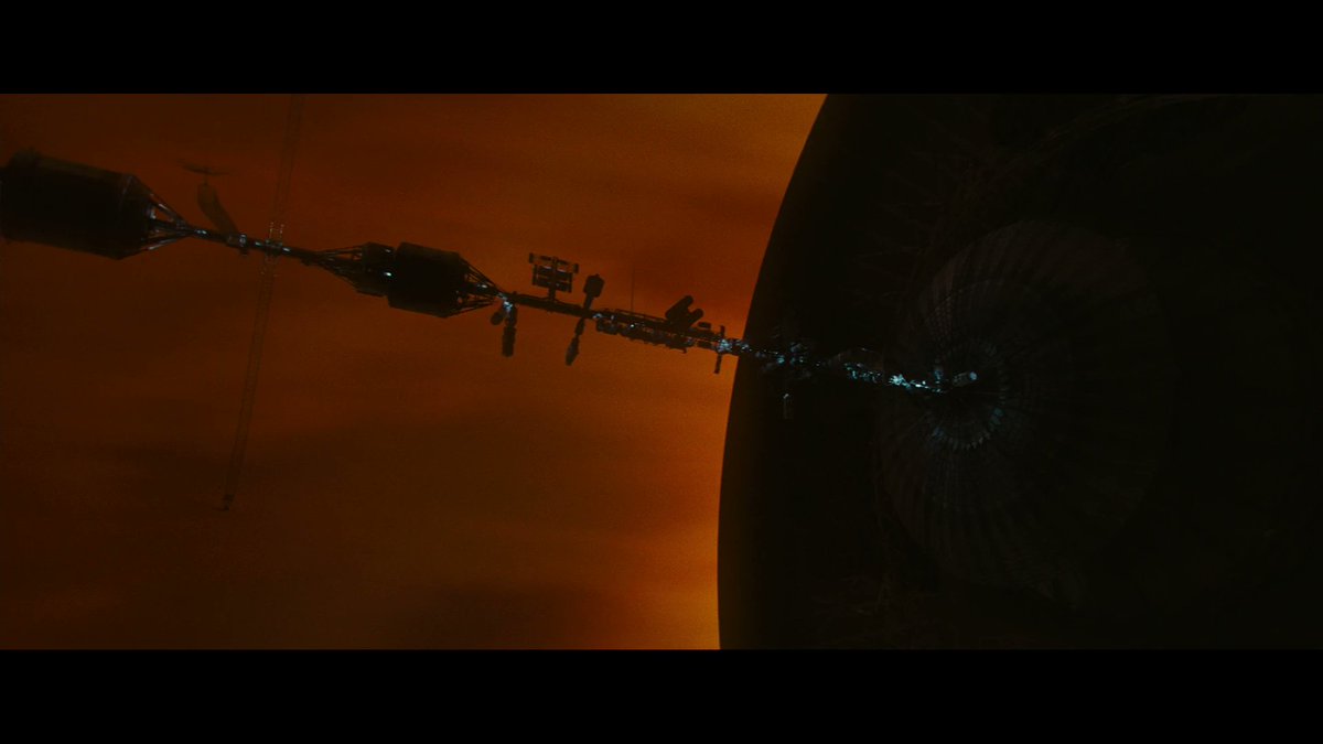 Columned tweet media