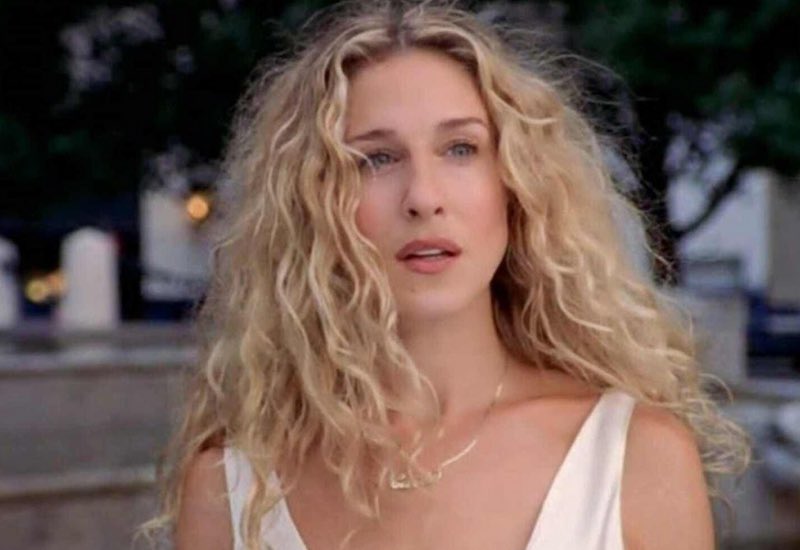 helena passando creme nas pernas (@raulmrts) on Twitter photo 