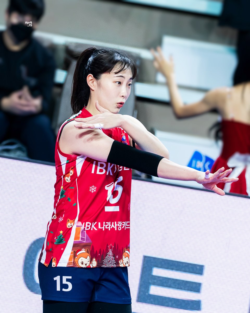 251221 화성실내체육관
공도 그냥 안주는 장꾸셔요 (ง˙∇˙)ว🏐
#황민경