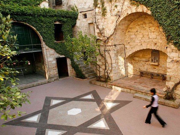 farigoles63's tweet photo. @toni_florido S'ha d'admetre Toni que juguen molt bé les seves cartes.....com més lluny d'Israel.....més lluny ...la Independència de Catalunya.
saps què? demà aniré a encarregar el teu llibre😎
#SempreDempeus #Catalunya https://t.co/iVfl1Ny8Dt