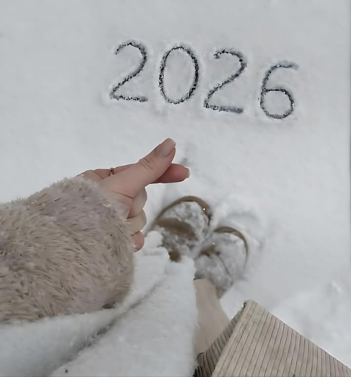 Bonne Annee ♥️👀
#سنه_جديده_2026