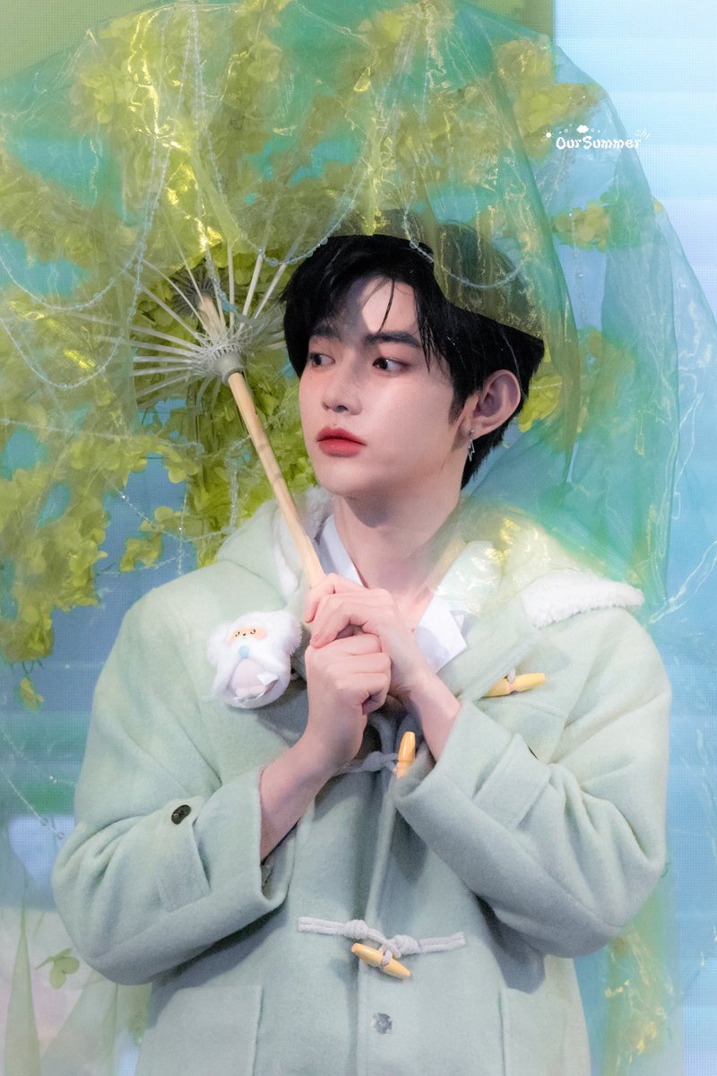 oursummer_zb1's tweet image. 251222 홍콩 팬싸 muvve HD

🍃
-
#제베원 #제로베이스원 #장하오 #ZB1 #ZEROBASEONE #ZHANGHAO #章昊