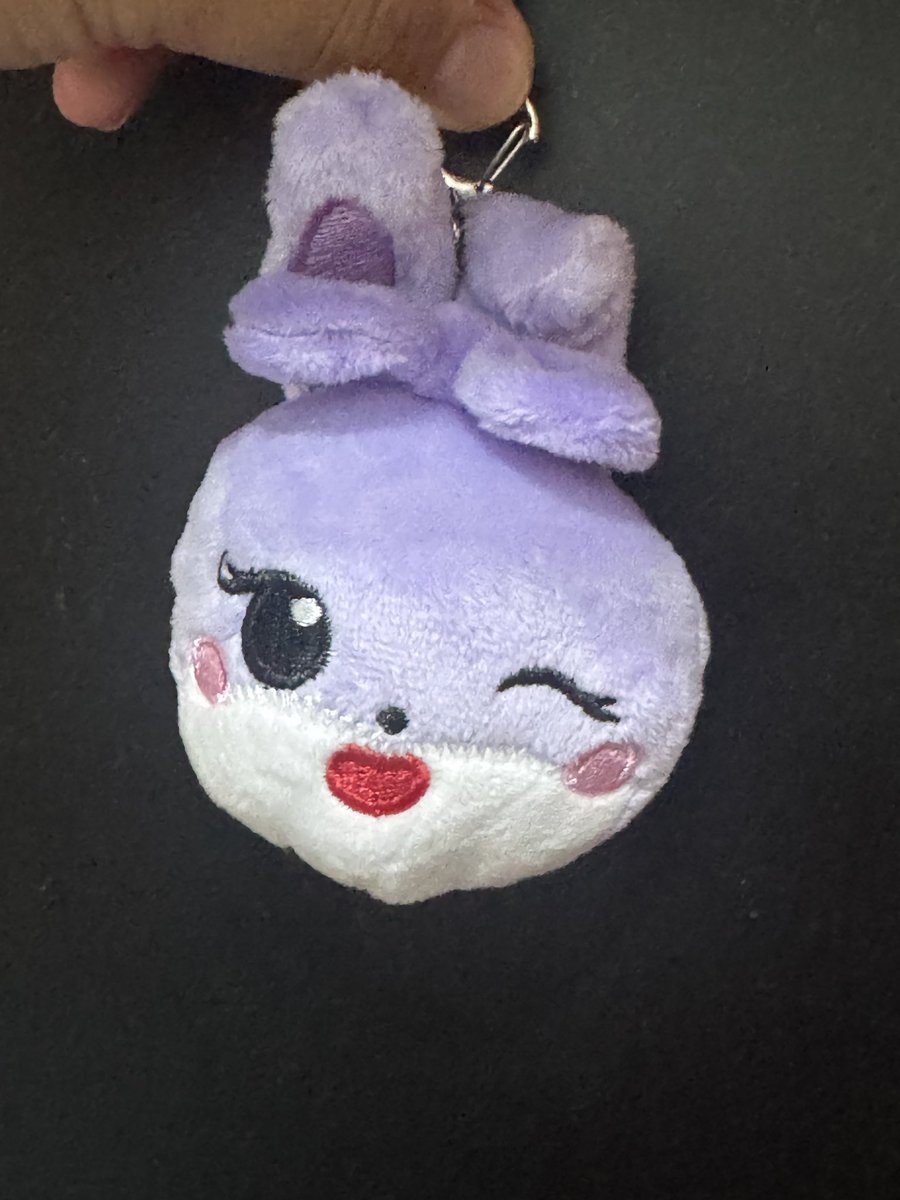 rukakawai4ever's tweet image. ✨Kim Jisoo's  Bday Giveaway✨

Dalam rangka merayakan ultah Jisoo, Aku lagi adain GA nihhh untuk 10 orang pemenang 😍🥰💖💗

Hadiah: 5 pemenang Sooya doll keyring, 5 pemenang Shopeepay 10k each 

syarat: 
1 Like + RT tweet ini
2. Drop di komen bday wish buat Jisoo &amp;amp; drop foto…