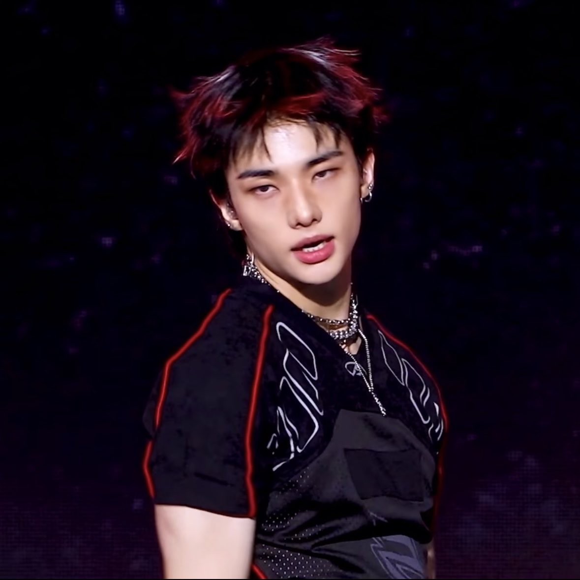 hyunevibez's tweet image. everyone moved on but i’m still here