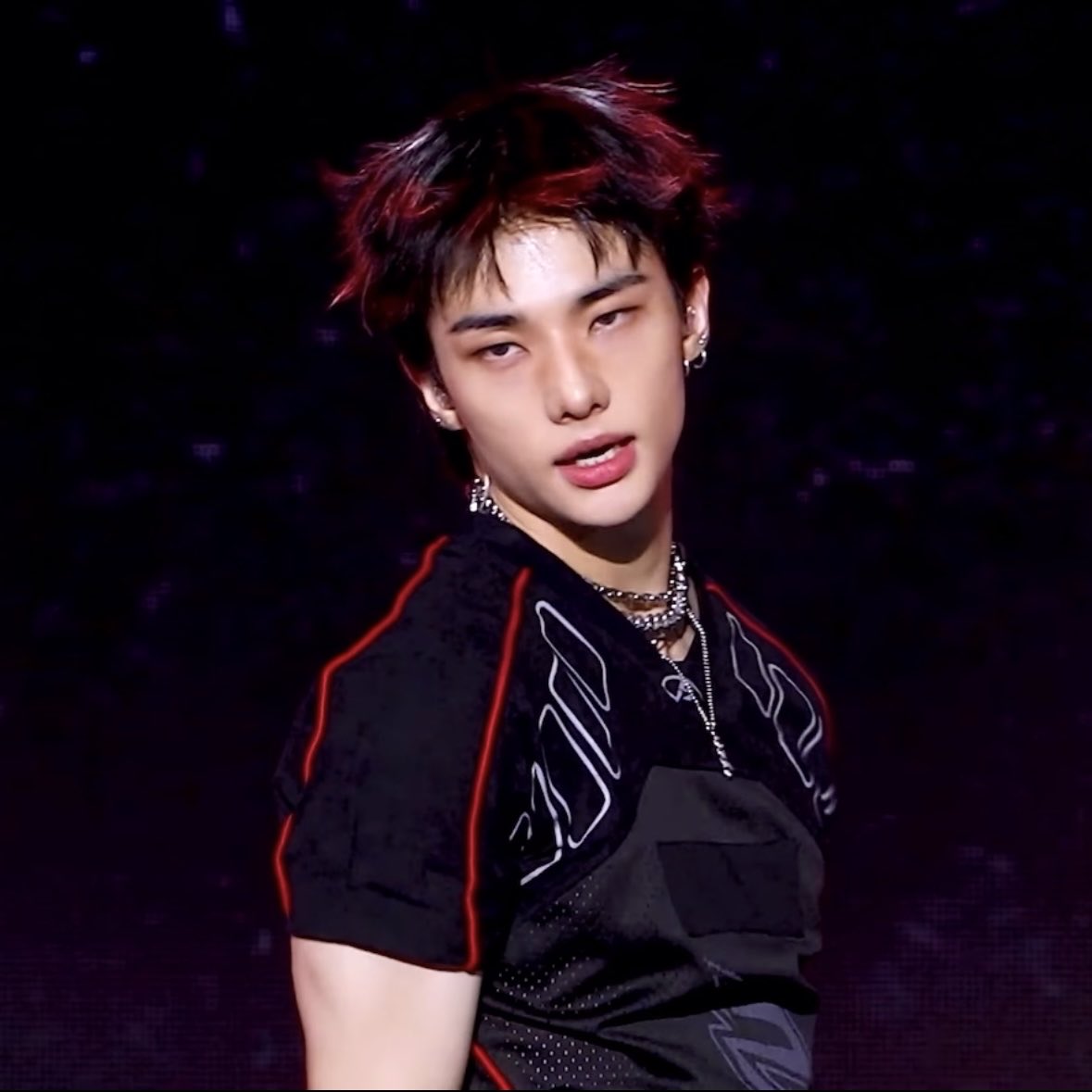 hyunevibez's tweet image. everyone moved on but i’m still here