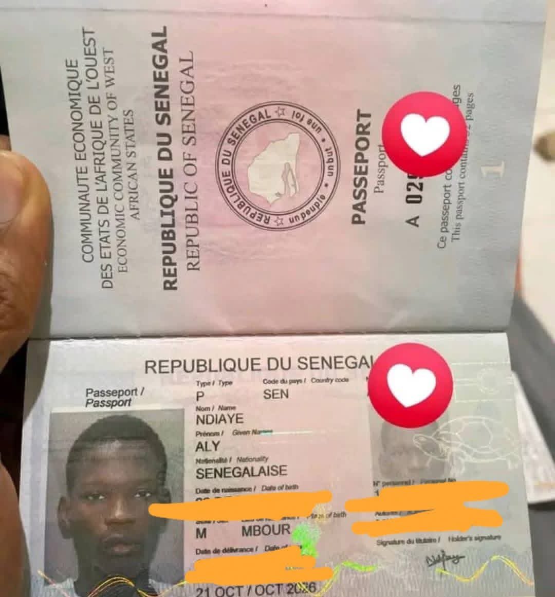 yaxandiou's tweet image. 🚨‼️#AlerteInfo Bonsoir la famille, c’est hier lors du match de la can Côte d’Ivoire vs Gabon , a la fin du match en sortant du grand stade de Marrakech j’ai ramasser une sacoche noire appartenant a un certain Mr Aly NDIAYE de nationalité sénégalaise, résidant en Espagne dans la…