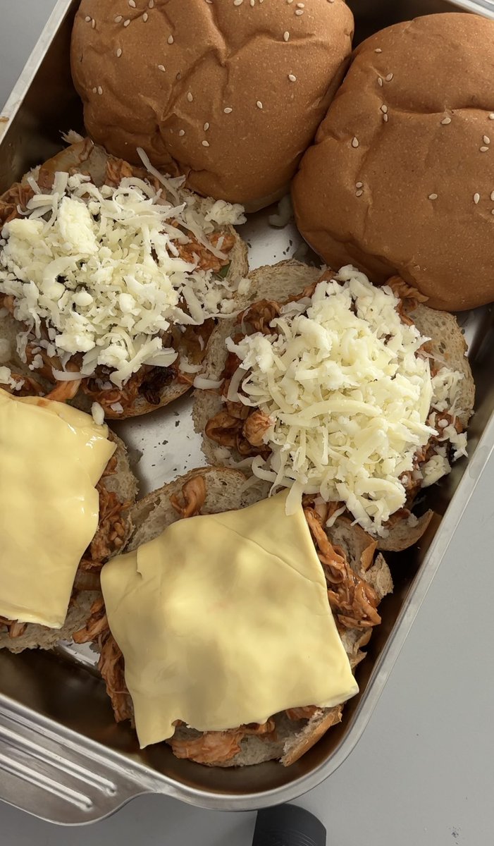 Sxroobs's tweet image. “Omg I have to hurry home and do something” 

The something: