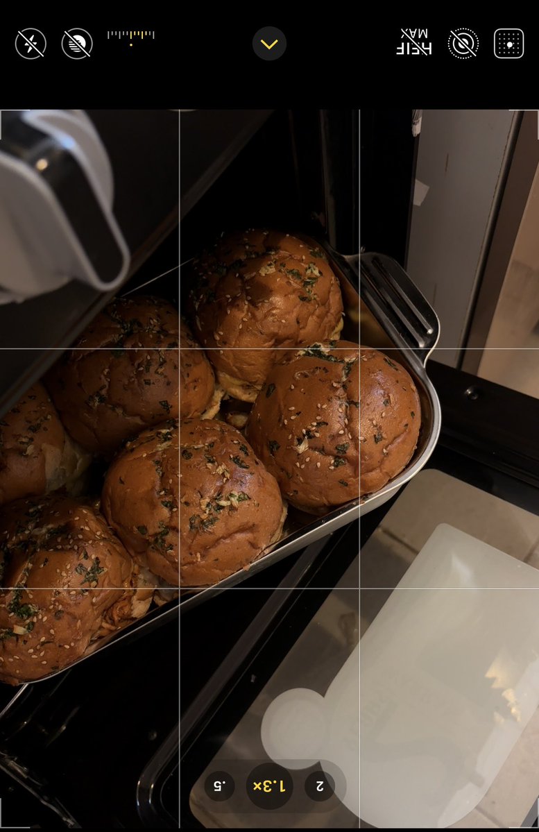 Sxroobs's tweet image. “Omg I have to hurry home and do something” 

The something: