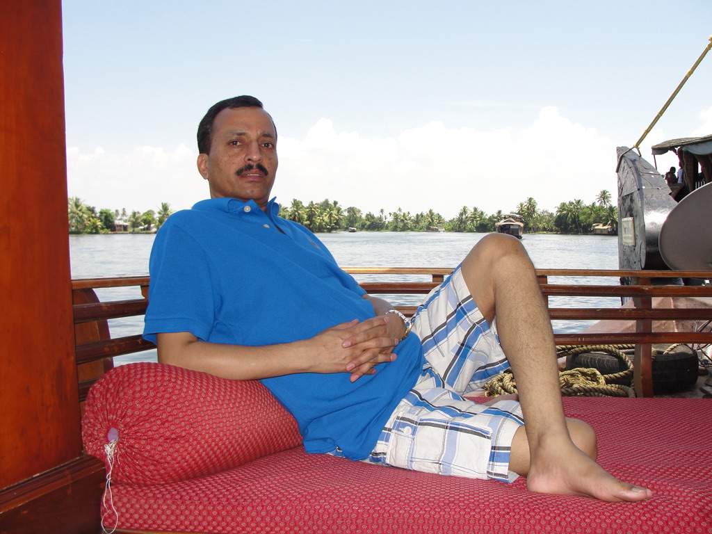 pargaien's tweet photo. Once upon a time, drifting through the backwaters of #Kerala on a #houseboat… an #oldmemory that still feels like a dream 🌿✨ https://t.co/AasWSpwkA3