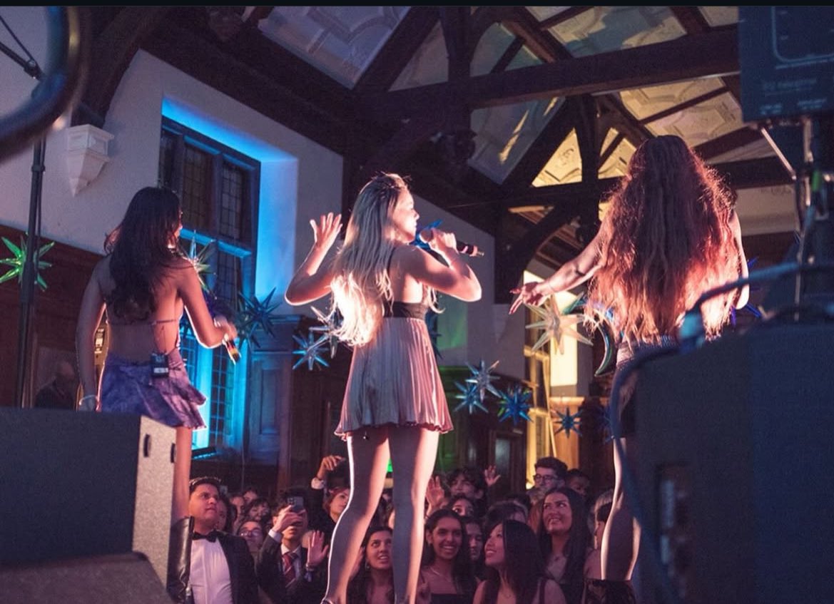 📸 | Say Now performing at a random college in the uk recently.