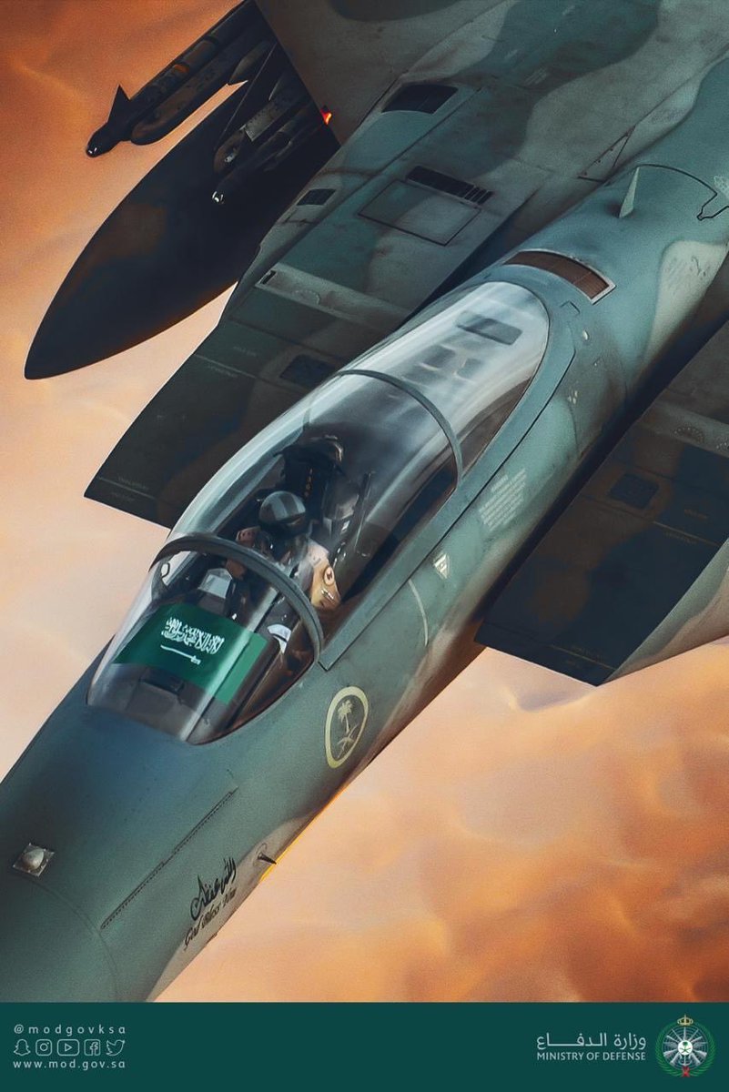 لجنودنا على الحدود مواقف بطولية 
وشجاعة وهمة في الذود عن وطننا
أبطالاً مدافعين عن أمننا وسلامتنا
نسأل الله نصرهم وحفظهم
وأن يردهم إلينا سالمين..🙏🤲🤲🤲