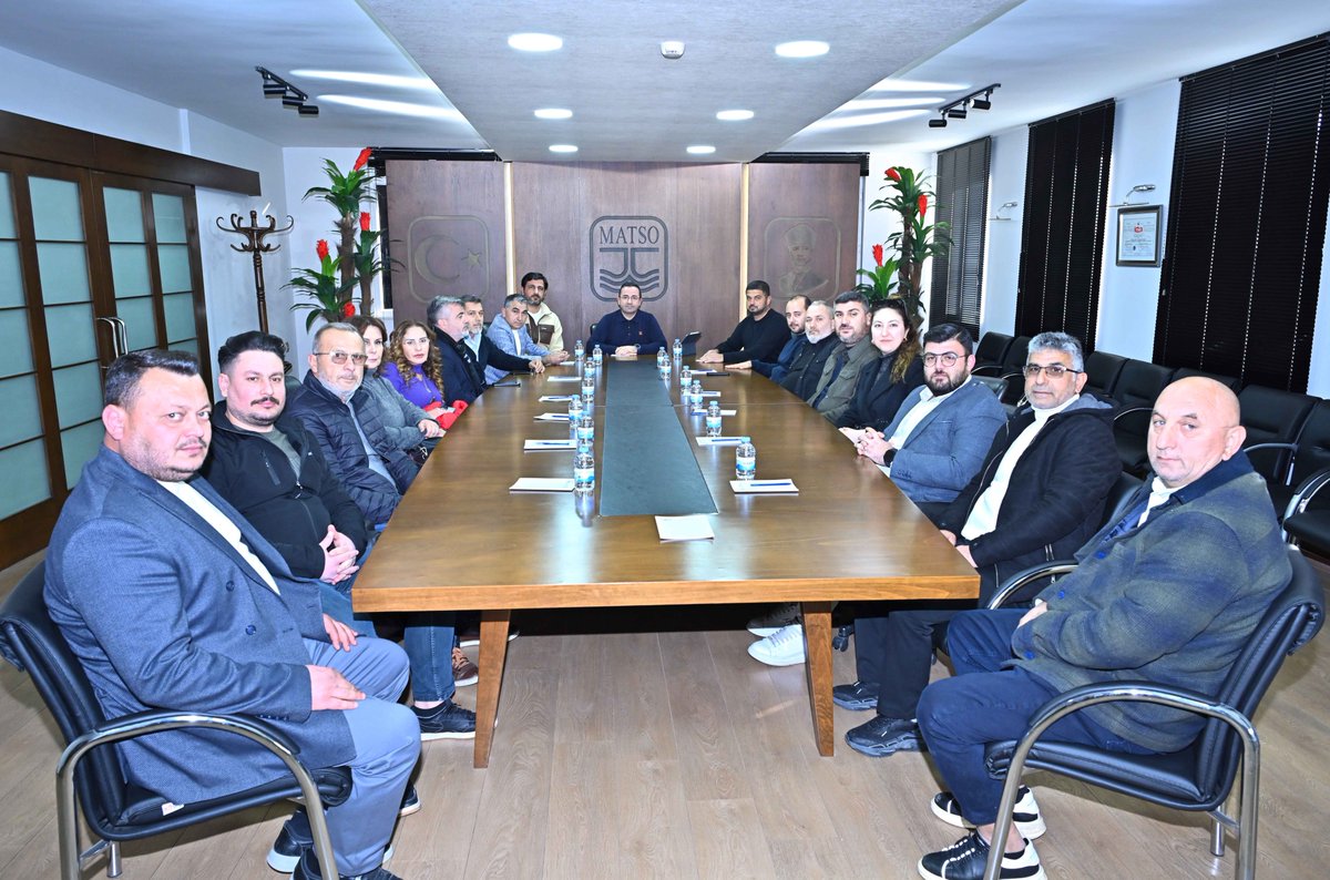 seydigngr's tweet photo. Manavgat Esnaf ve Sanatkârlar Odası Başkan Adayı Sn. Nihat ARSLAN ve yönetim kurulu üyeleri Odamızı ziyaret etti. Nazik ziyaretleri için kendilerine teşekkür eder, çalışmalarında başarılar dilerim.
#MATSO2025
#işdünyası
#CENNETMANAVGAT
#ÜyesimutlubirOdaekonomisigüçlübirManavgat https://t.co/IPiv4q0kK0