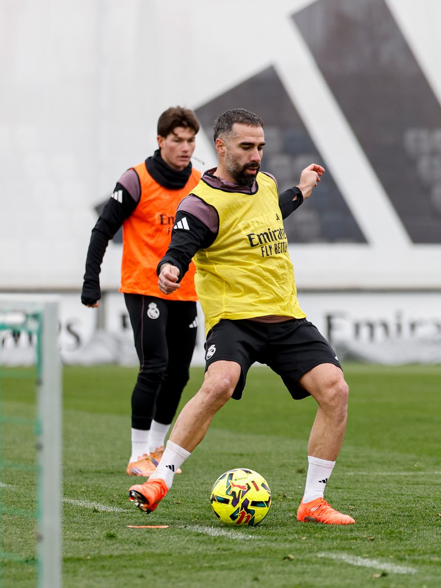 realmadrid's tweet image. 🤜 @DaniCarvajal92 🤛