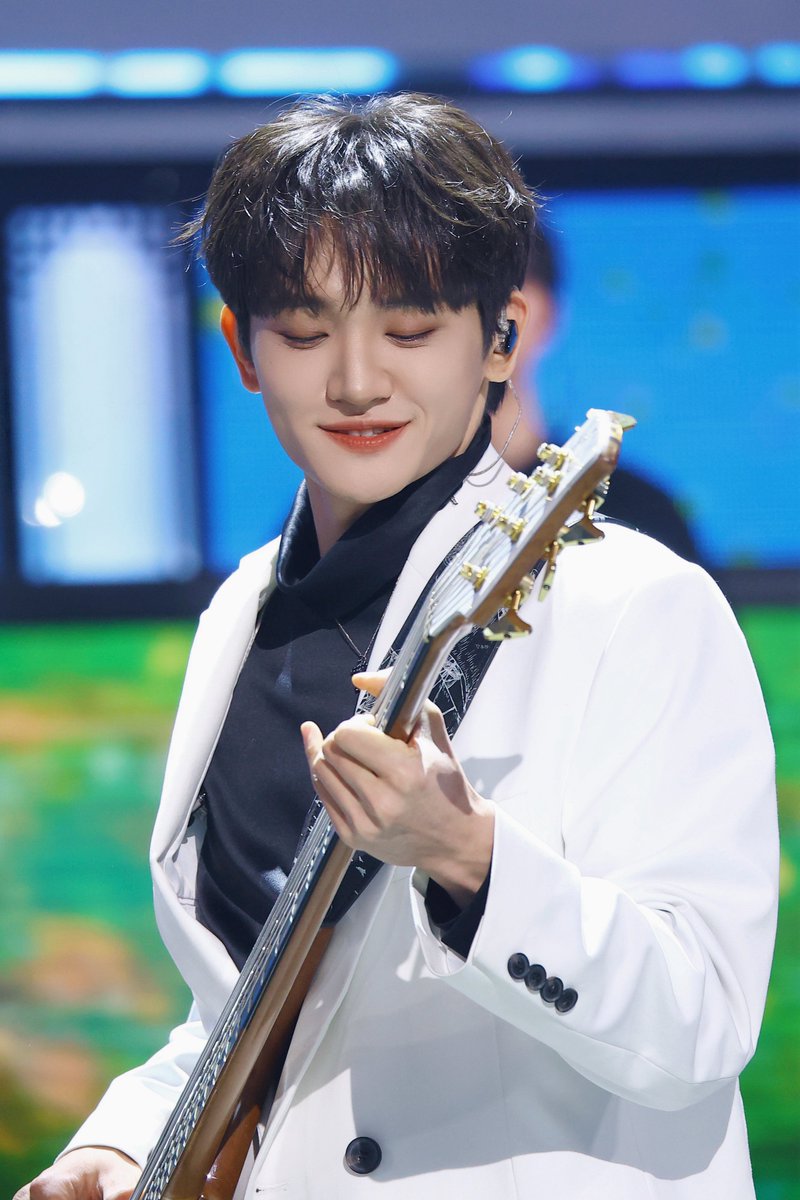 Got_U_0227's tweet image. 251231 가요대제전 #조원상 

앞니 플러팅…🐰