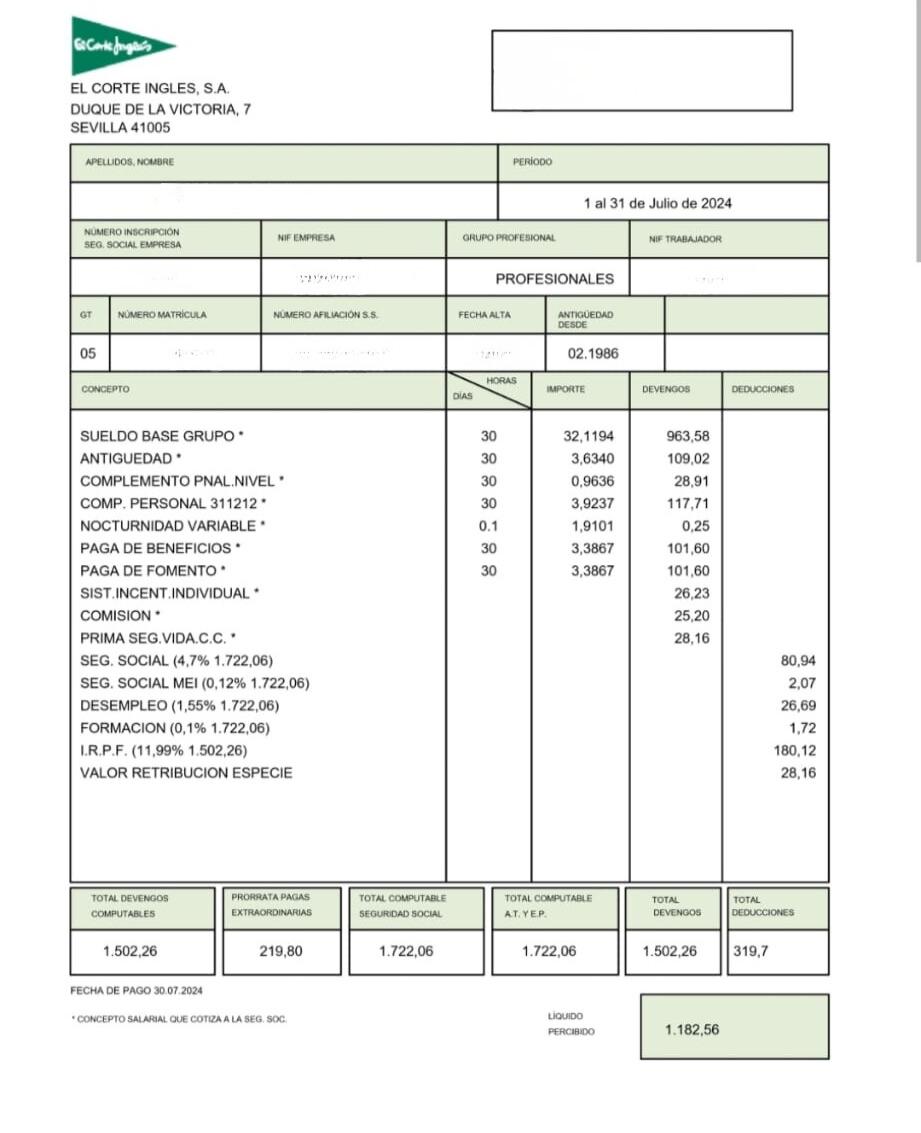 CgtCorteIngles's tweet image. Esta nómina no es una excepción. Es el resultado de años de recortes y pérdida de derechos en El Corte Inglés.
Más de 40 años trabajando para acabar así, mientras la empresa sigue vendiendo el relato de la “gran familia”.
Te sobran motivos: sal y manifiéstate el 7 de enero, a las…
