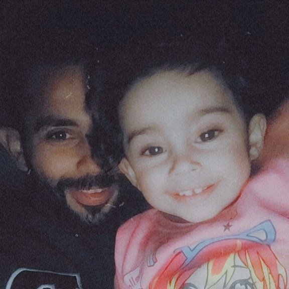 mohkhi9's tweet image. She is my baby Eileen ,Her innocent smile haunts me every day,a reminder of the life she deserves but is denied. I feel lost as I watch her terrified  helpless,asking myself, When will this nightmare end?

I have no answer, only hope to raise what’s needed
gofund.me/603e6d8a8