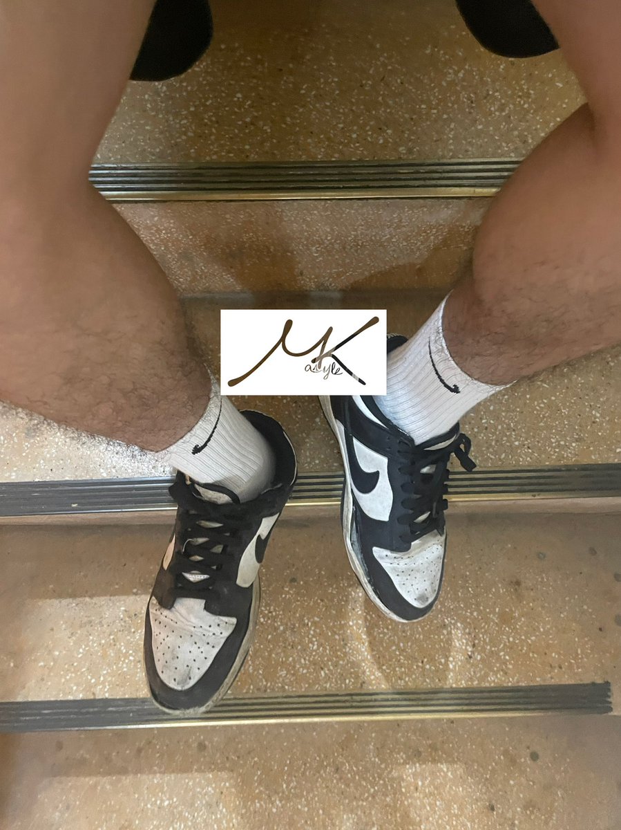 Kyle6Mas's tweet photo. 這雙nike dunk又黑又髒又臭😪😪 https://t.co/5XhWH6J8uG