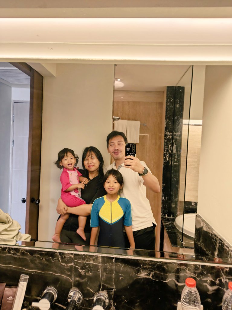 imaadew's tweet photo. Happy new year from The Satria's ❤ https://t.co/GwmnFpGu9I
