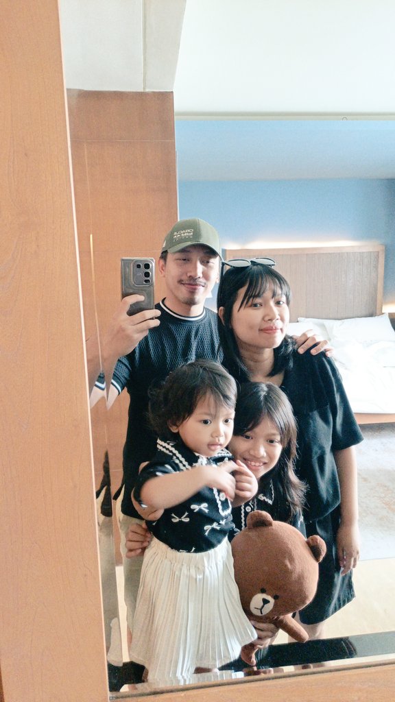 imaadew's tweet photo. Happy new year from The Satria's ❤ https://t.co/GwmnFpGu9I
