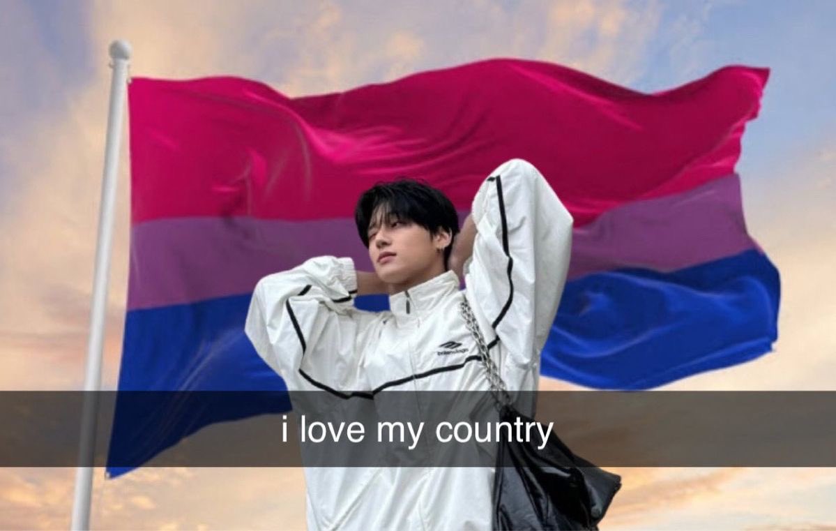 W00LOOKS's tweet image. my honest reaction to this mv.