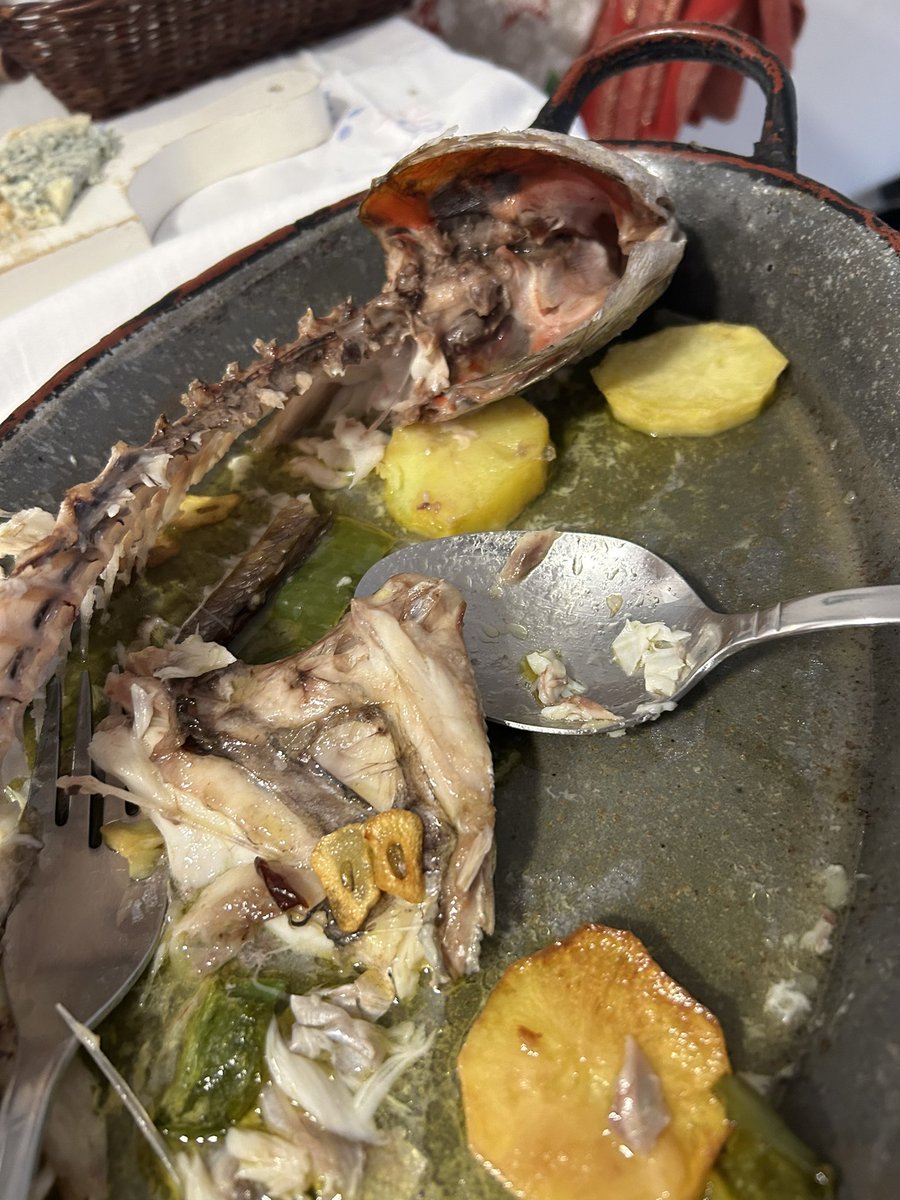 Era un Besugo en una Besuguera de mi suegra.
A día de Hoy.