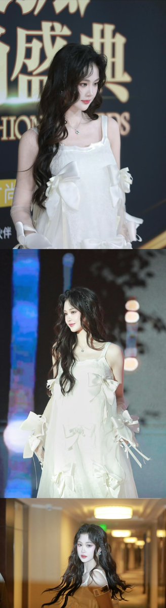 251231 Xu Ziyin Weibo update! (1/3)

“2025, all levels cleared! 2026, the next main storyline begins 🚀”

Ziyin with ex Girls Planet 999 contestant Su Ruiqi, and Youth With You 2 / QCYN2’s Xu Yang Yu Zhuo and Kong Xueer! 💜

#roadaxu #xuziyin #徐紫茵 #쉬쯔인