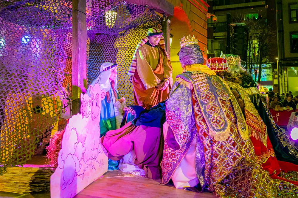 ¡Llegan los #ReyesMagos! 👑👑👑 La información de las llegadas a #Irun y a #Hondarribia y el resto de #planes para hoy en: deplanesporlacomarca.com/agenda/2026-01/ ✨😉 #deplanesporlacomarca #quehacerenlacomarca