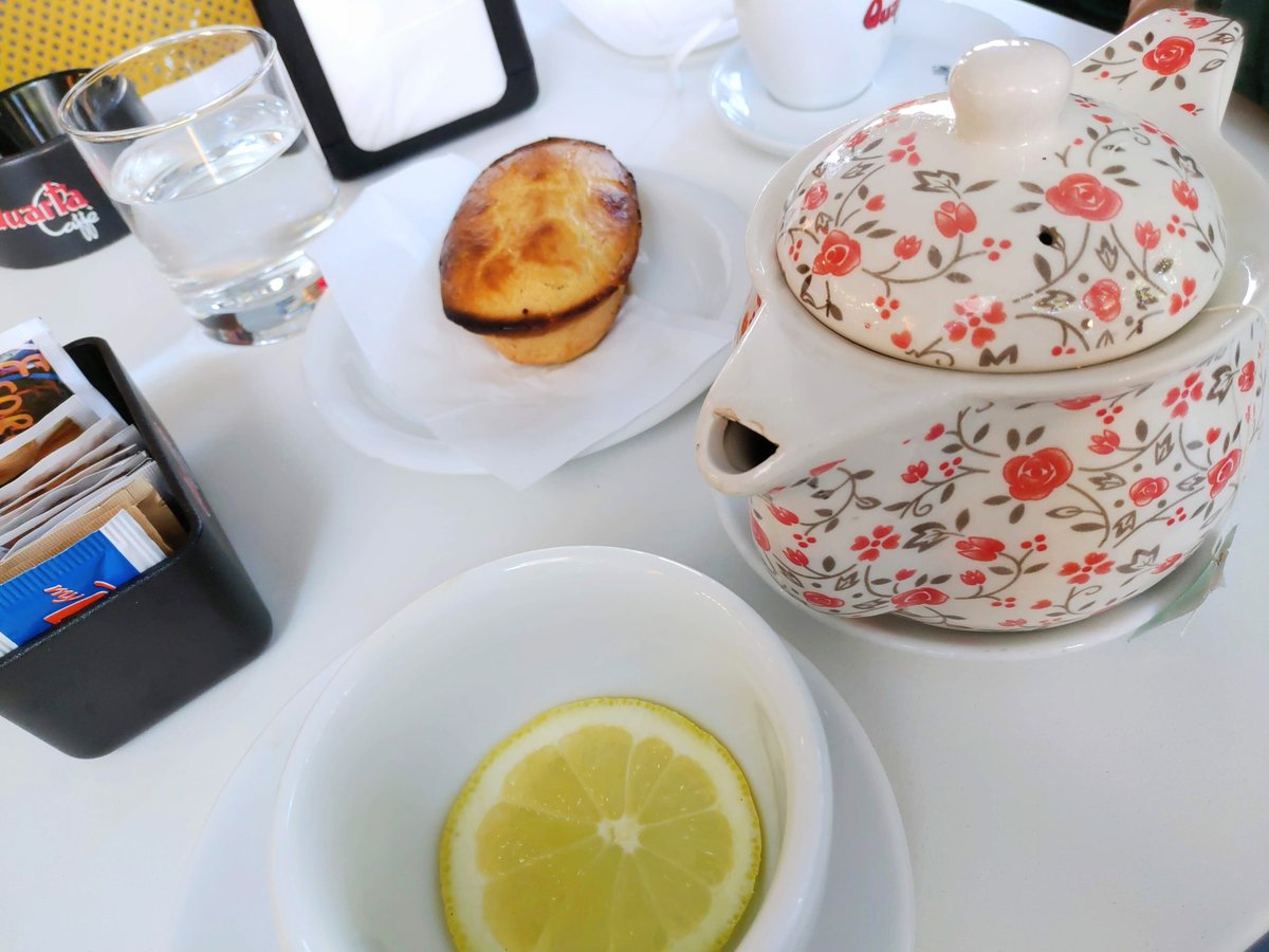A_Lianse's tweet photo. #NuovoAnno, grandi conferme: il pasticciotto
#TeaForTwo #Salento #Fridaymood https://t.co/lNcdnMSaHO