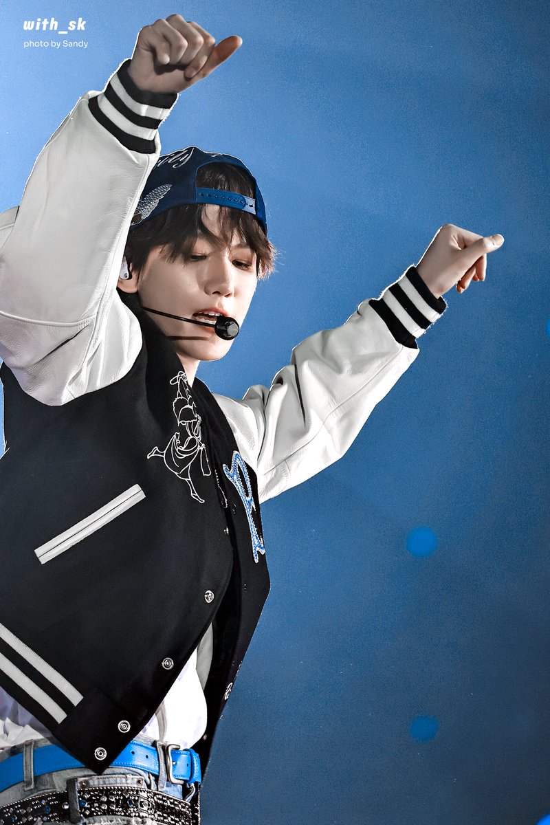 Reverie [dot] D1

#백현 #BAEKHYUN #ベッキョン
<a href="/B_hundred_Hyun/">Baekhyun_EXO</a>