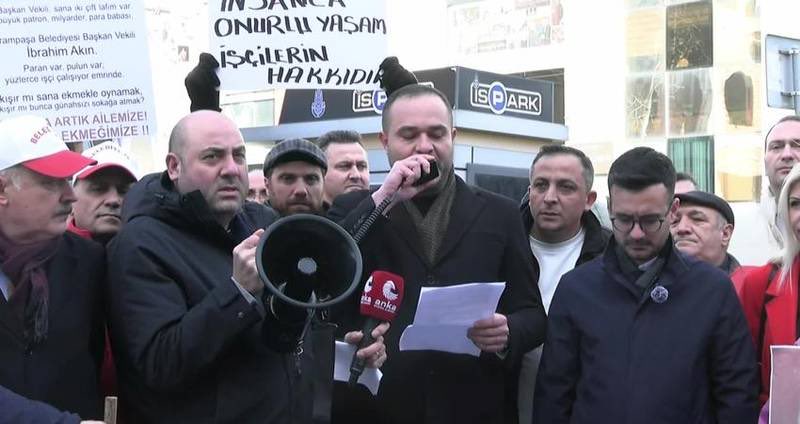 Bayrampaşa'da eski Belediye Başkanı'nın tutuklanmasıyla göreve gelen AKP'li başkan döneminde 70'e yakın işçi gerekçesiz şekilde işten atıldı. 
İşçiler bugün Belediye binası önünde seslerini yükselttiler.

Emeği çalınan işçiler işini geri istiyor! 
<a href="/bpasabelediyesi/">Bayrampaşa Belediyesi</a>