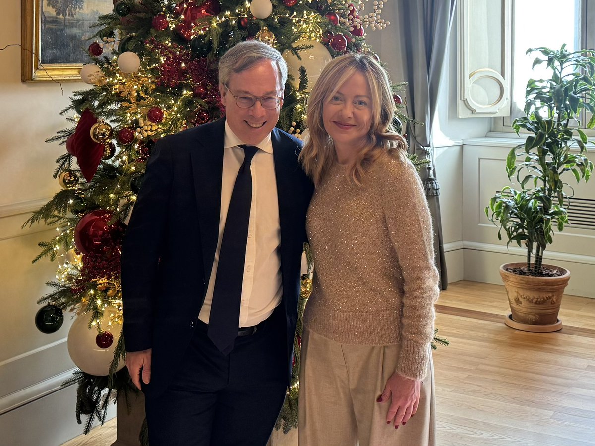 Leaving Italy this weekend as my term as British Ambassador ends after 4 unforgettable years in this beautiful country, thank you to Prime Minister <a href="/GiorgiaMeloni/">Giorgia Meloni</a> and to the Italian Government for the extremely close cooperation between our countries  🇬🇧🤝🇮🇹