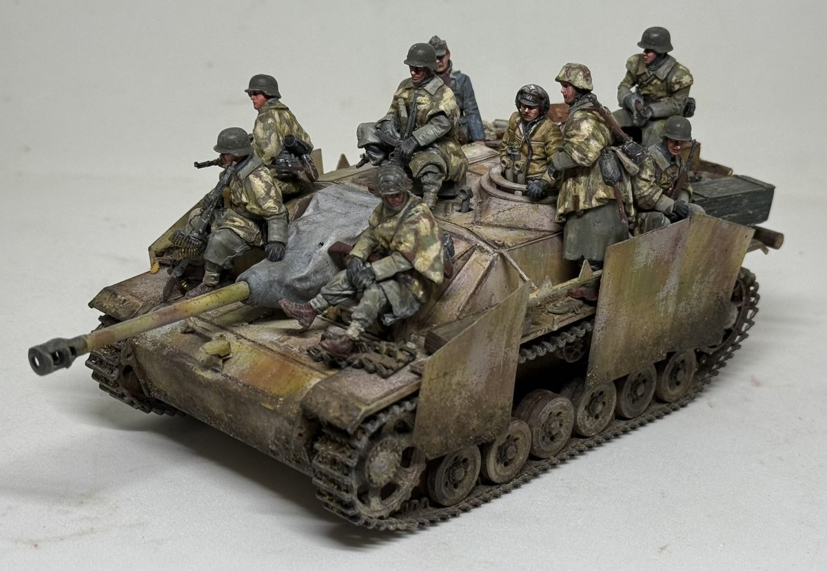 kanton_367's tweet photo. ボーダーモデル Ⅲ号突撃砲G型の続き
2026年初完成品
#BorderModel #ボーダーモデル
#miniart #ミニアート https://t.co/0kenoTIdAR