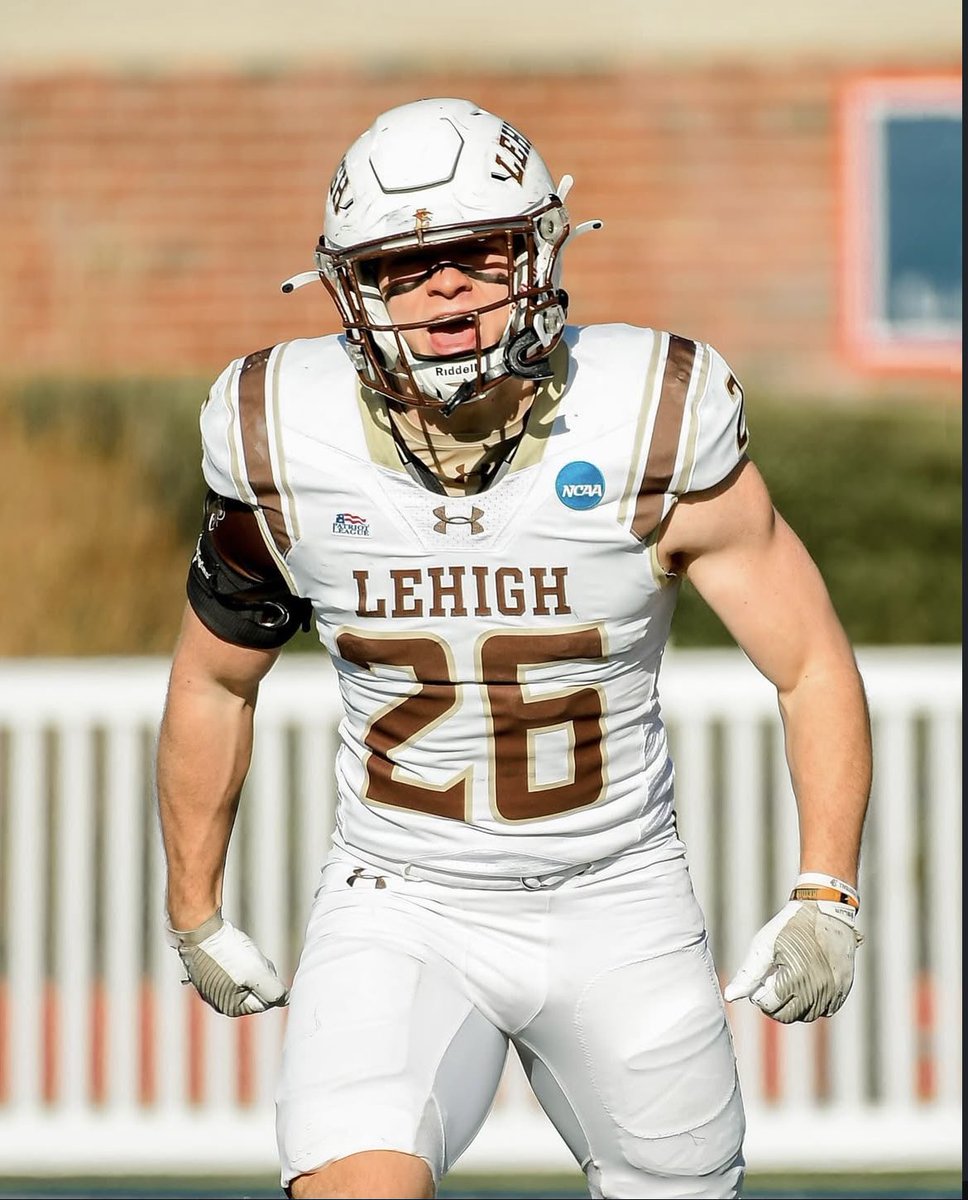 BrycenEdwards1's tweet image. Officially in the portal! 

Grad Transfer : FCS Mid Szn All American, All Conference and PFFs 4th Highest Graded LB in D1