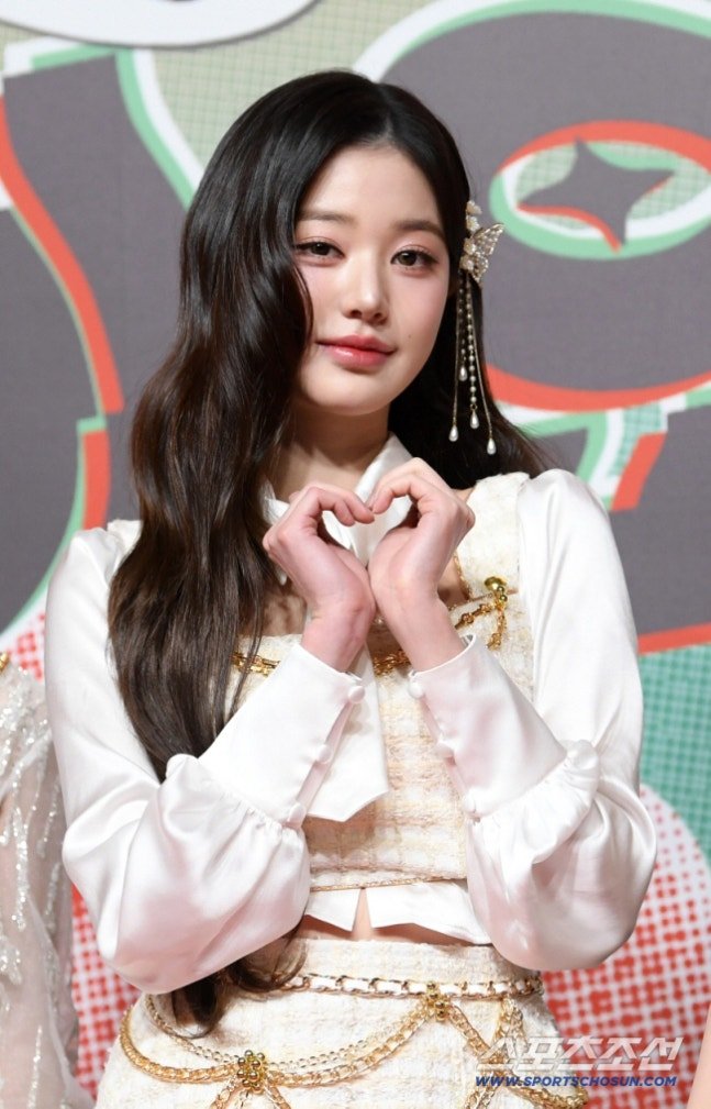 pannchoa's tweet image. Journalist, allegedly sent by HYBE, writes article fabricating news of Jang Wonyoung getting canceled in China over 'Hong Kong is a country' remark
tinyurl.com/3h39a4u2