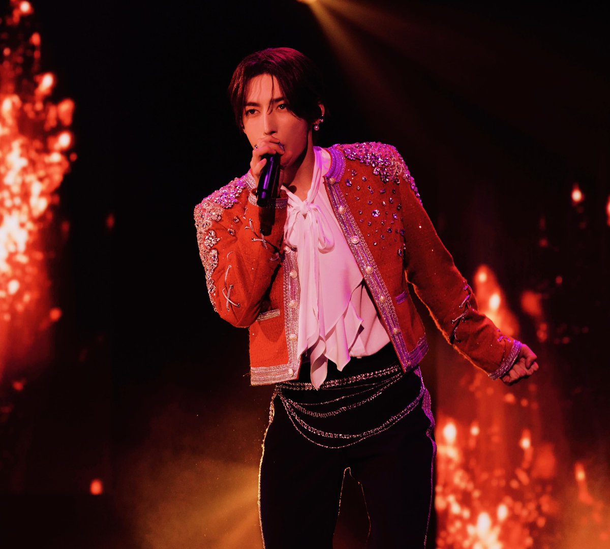 1月3日 浜川路己HBD🎉

#浜川路己誕生祭2026 
#HBD_RoiHamagawa2026
皆さんお祝いメッセージありがとうございます🥺

21:00〜は #浜川路己バースデー生配信
で、一緒に乾杯を🥂👑
#ROIROM_cHaRm