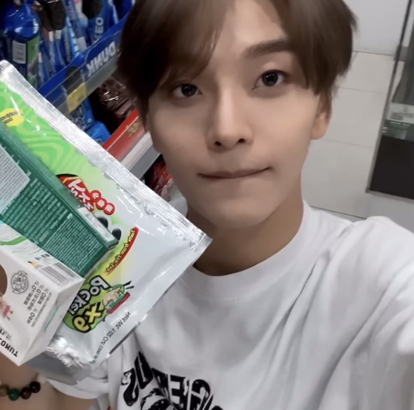 danso486's tweet image. 허씬롱 요즘 얼굴 타율 진짜 뭐임?