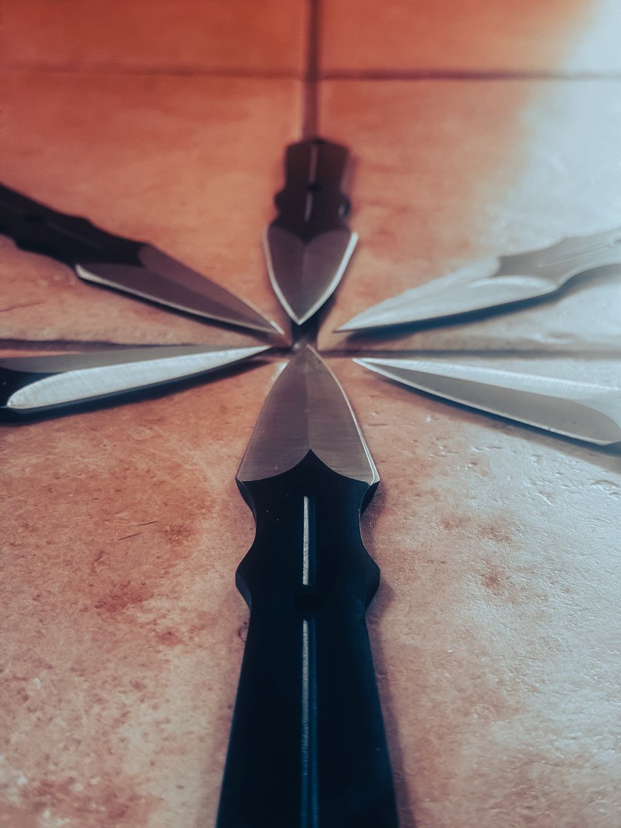 My sharp, pointy Christmas gift from <a href="/Phelan75/">Steve Radcliff</a> Throwing today AND hoping to actually hit my target 🤪