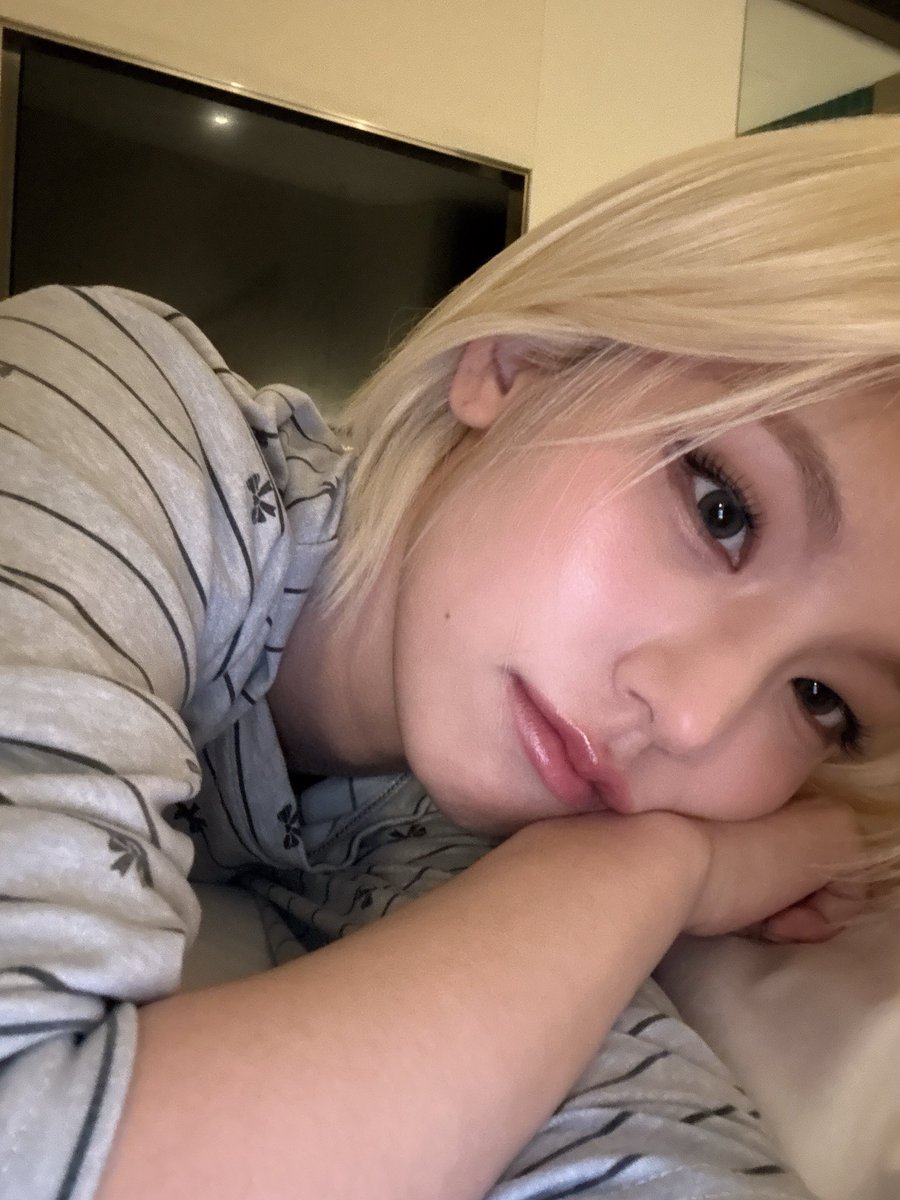 [260103] 12:27AM KST (11:27PM CST 🇨🇳)