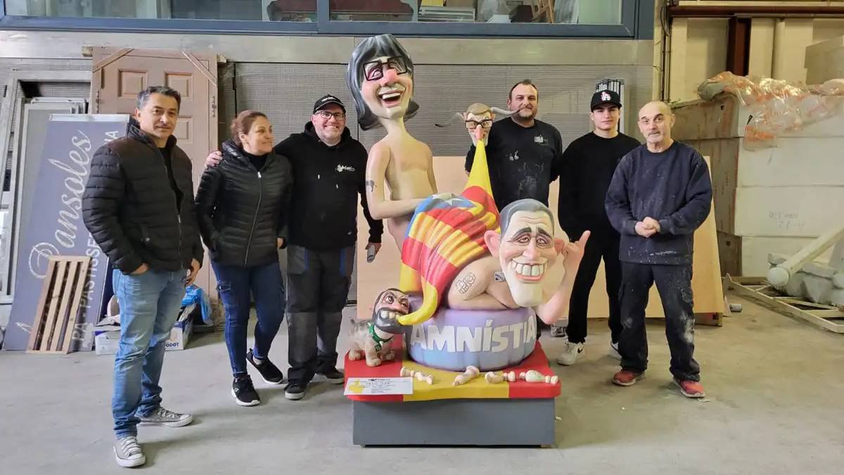 Aquest ninot, en canvi, va ser premiat. Per a que estudieu on estan els límits de l'humor i la sàtira.